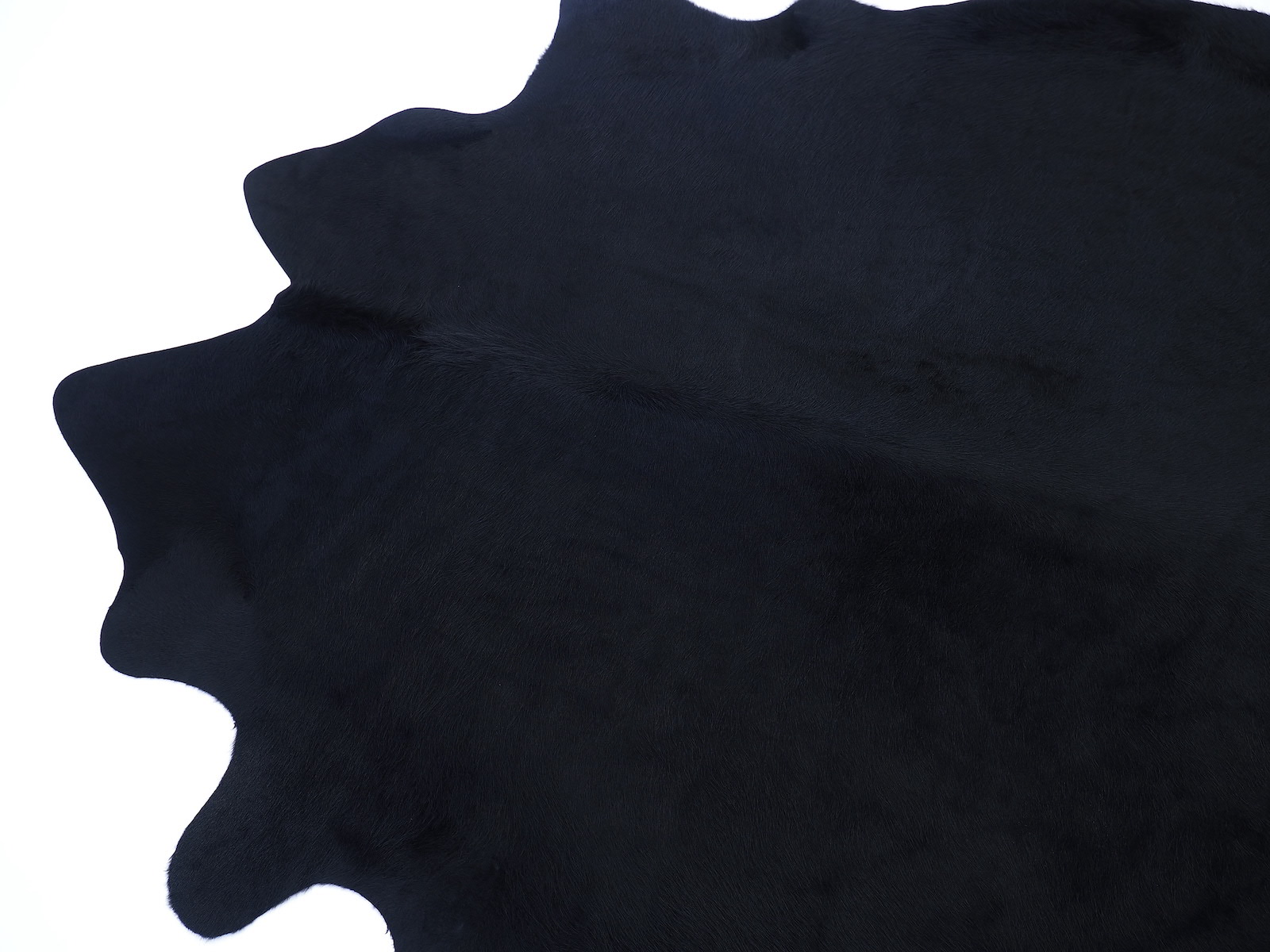 Шкура коровы натуральная окрашена в насыщенно черный арт.: 29041