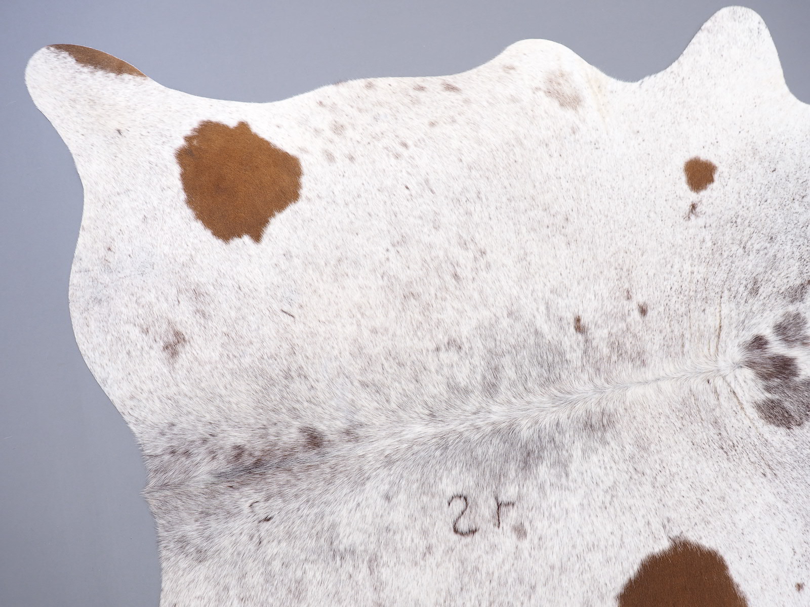 Шкура коровы натуральная соль и перец арт.: 29373