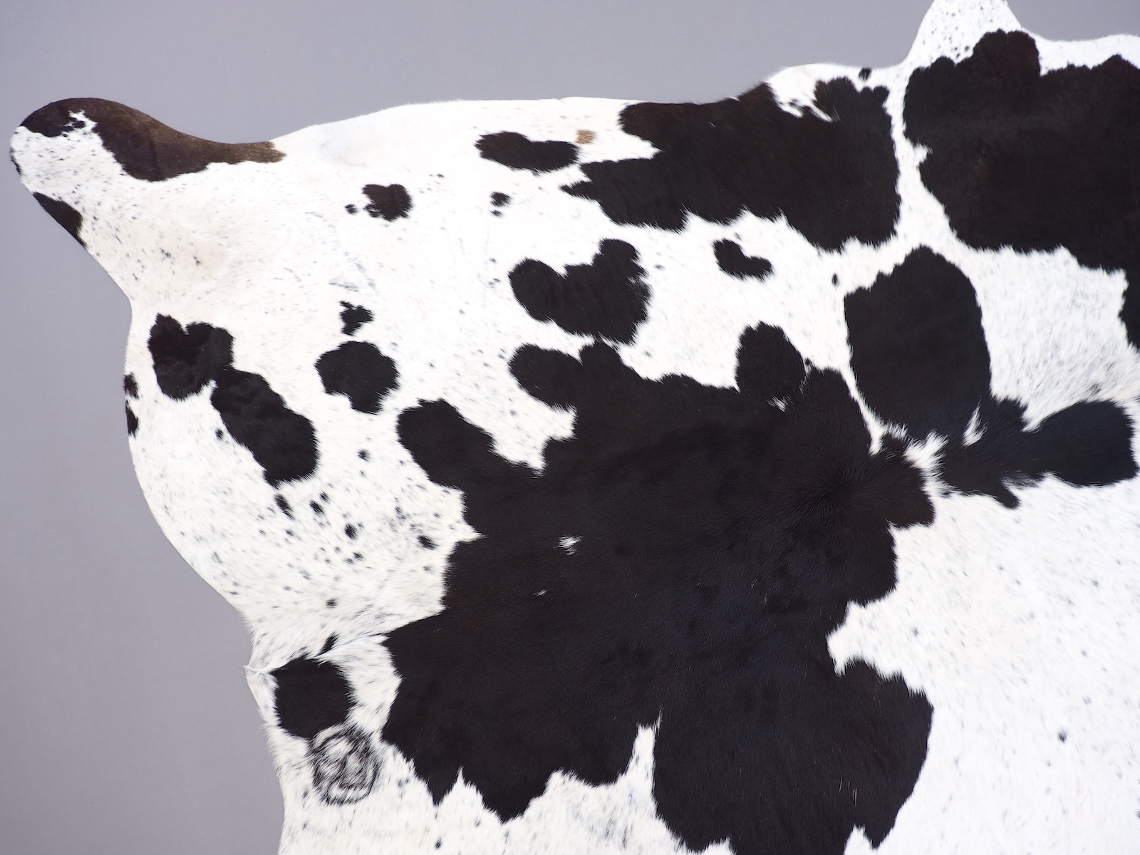 Ковер шкура коровы черно-белая красноватая арт.: 30128 - t30128_2