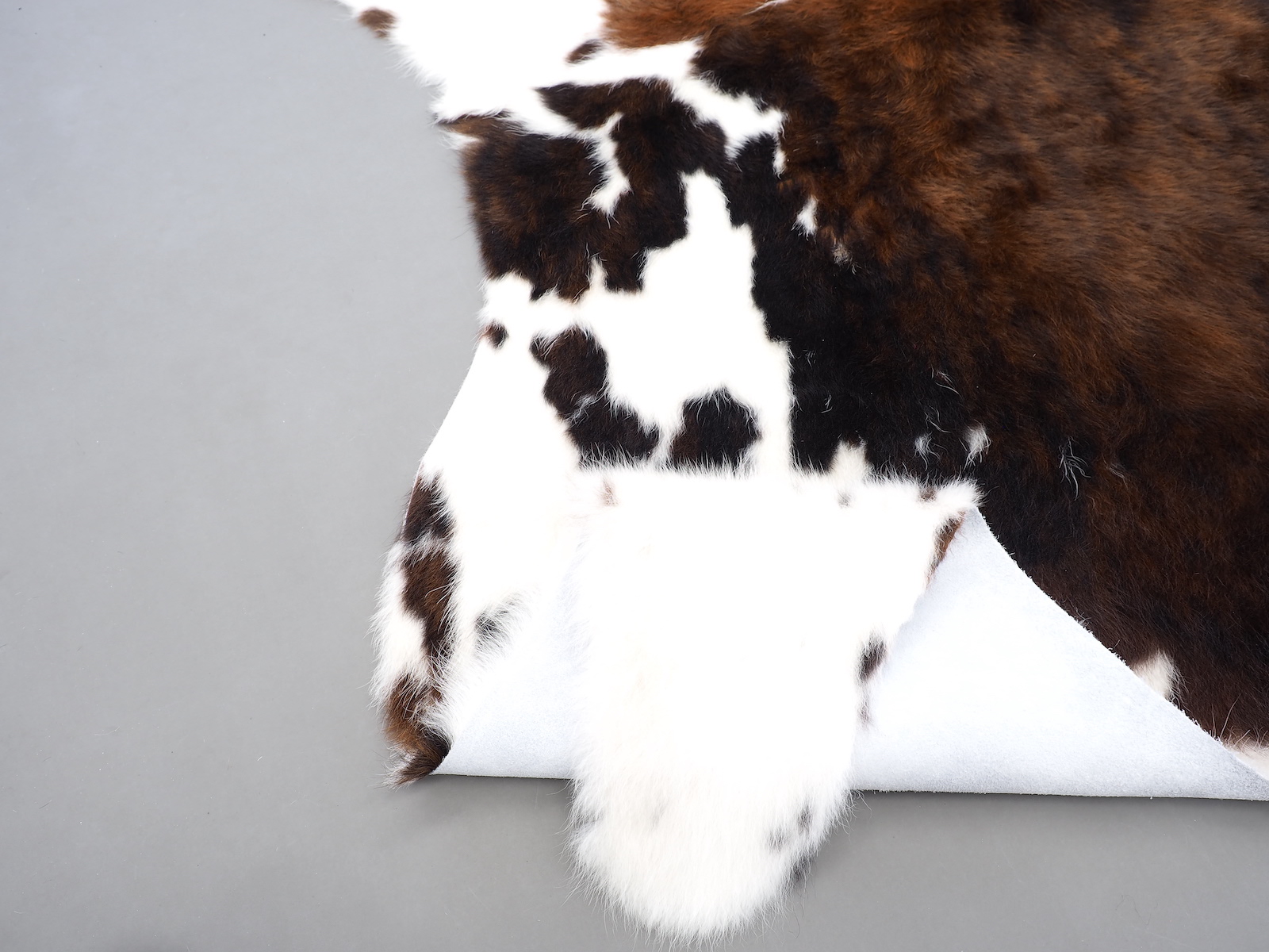 Коровья шкура натуральная ковер трехцветная арт.: 30288