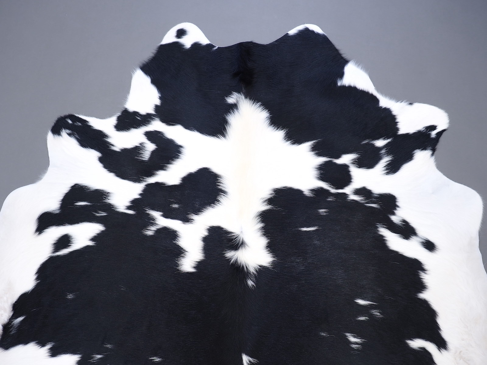 Ковер шкура коровы на пол натуральная черно-белая арт.: 30309
