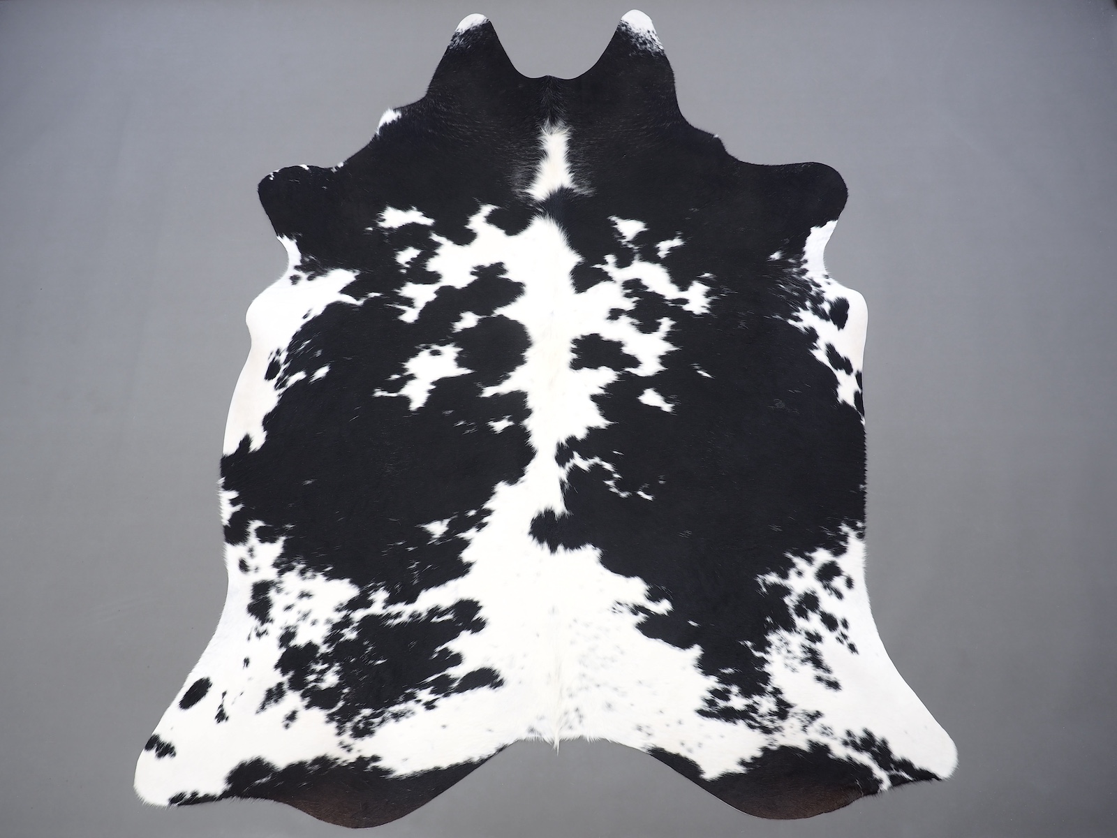 Ковер шкура коровы натуральная черно-белая арт.: 30430