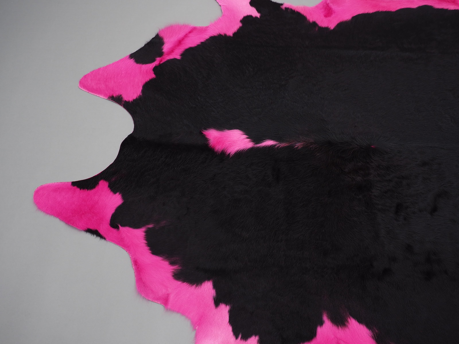 Шкура коровы черно-розовая арт.:  25102